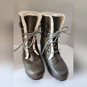 Time N Tru Women's Gray Faux Shearling-Lined Boots Womens Size 7 Wedge